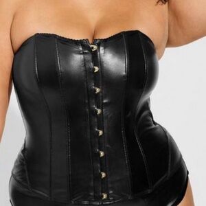 SOLD Torrid Pleather Strapless Corset Bustier 3x Black
